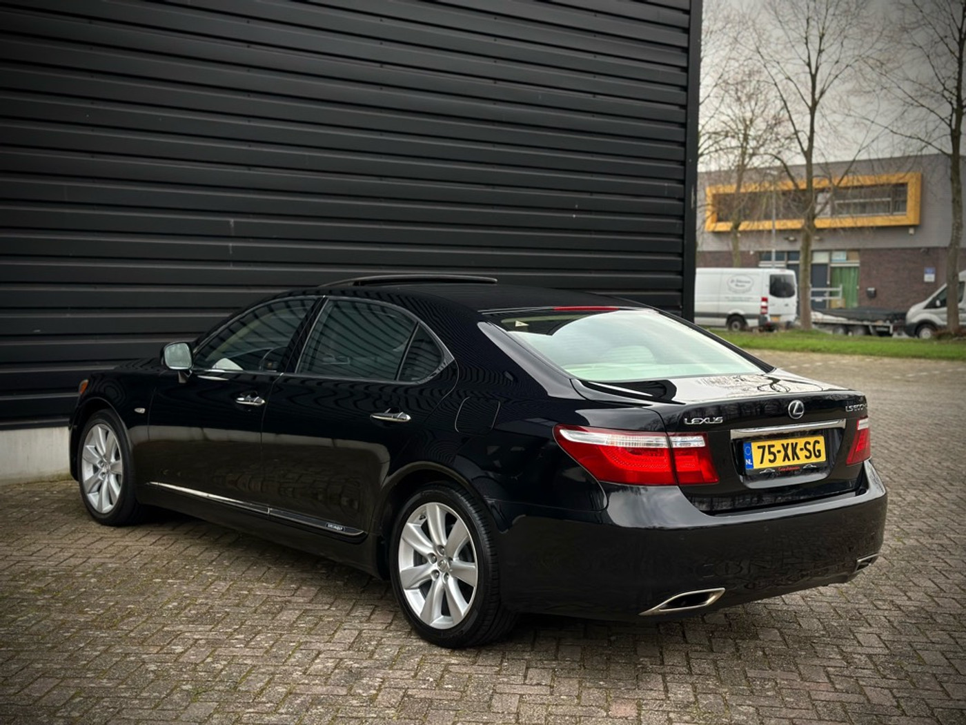 Foto van Lexus Lexus Ls600hl