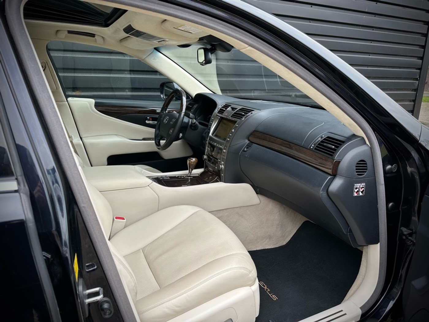 Foto van Lexus Lexus Ls600hl