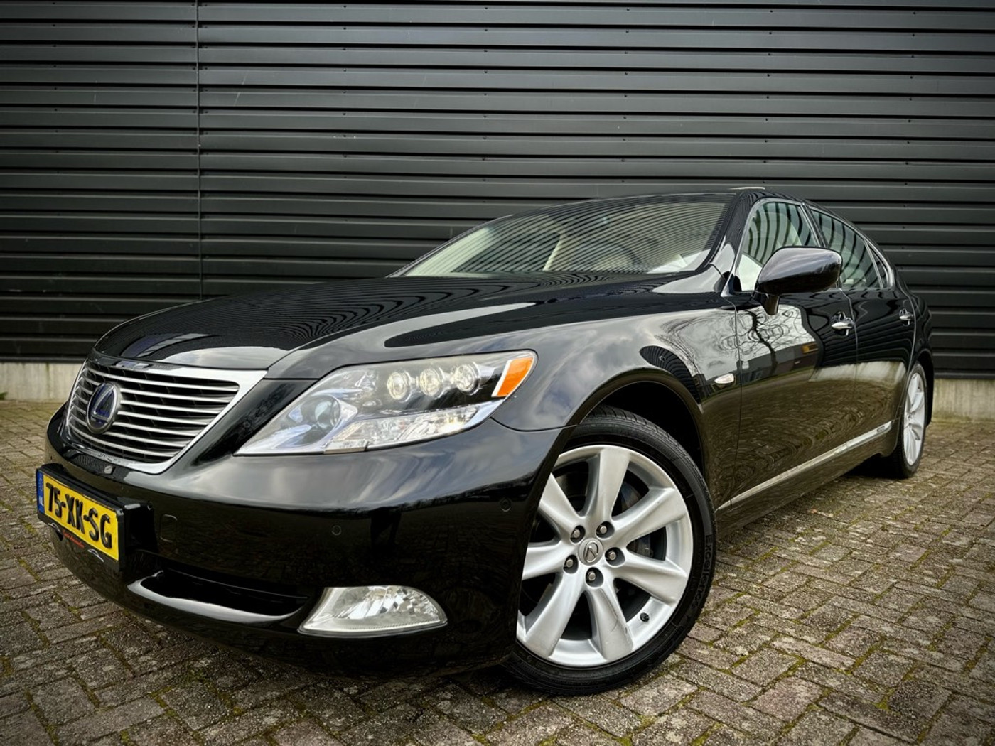 Foto van Lexus Lexus Ls600hl