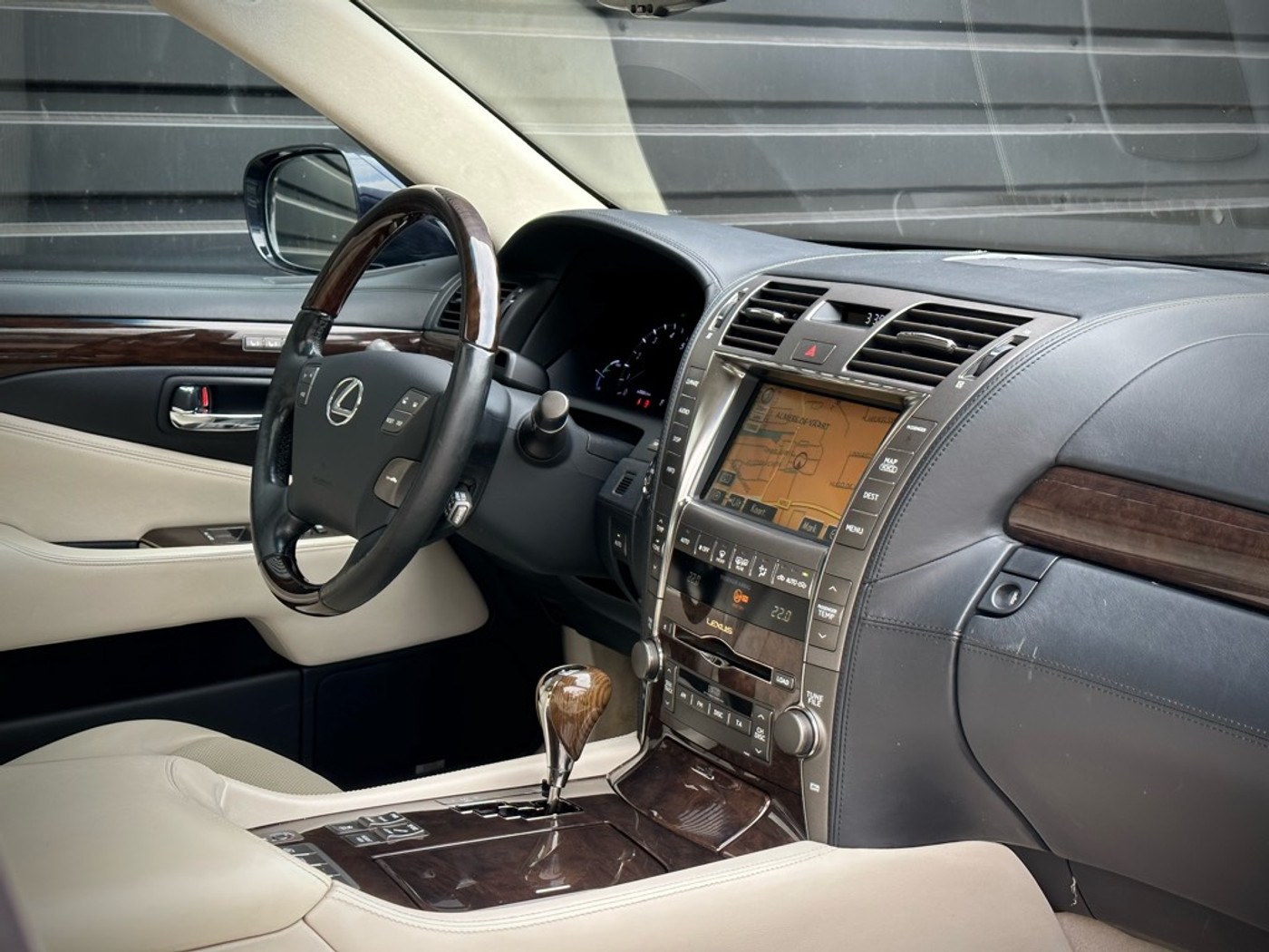Foto van Lexus Lexus Ls600hl