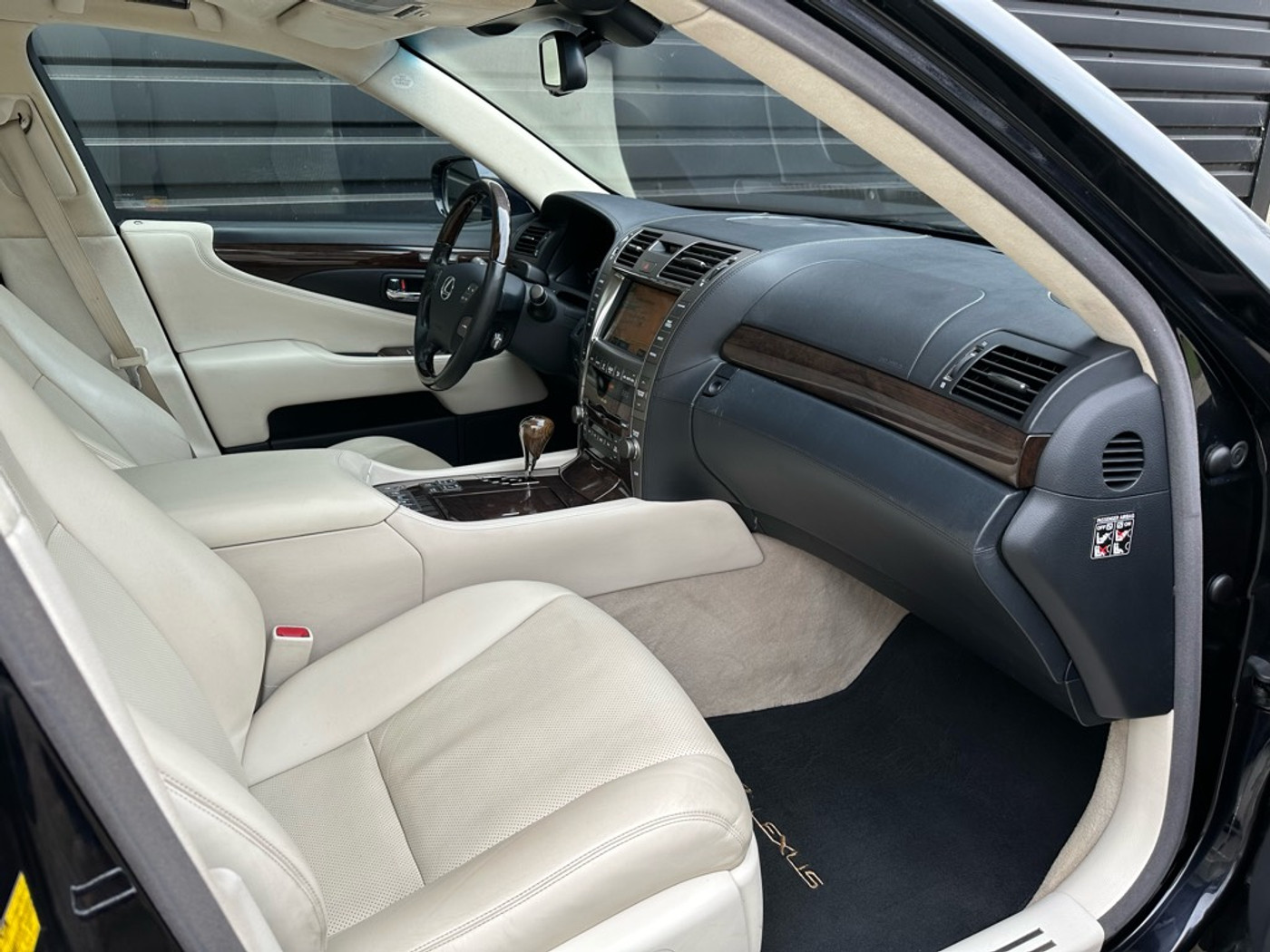 Foto van Lexus Lexus Ls600hl