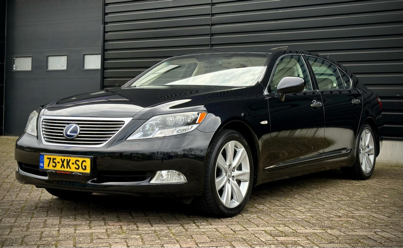 Foto van Lexus Lexus Ls600hl