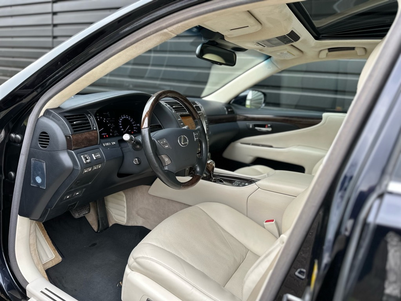 Foto van Lexus Lexus Ls600hl