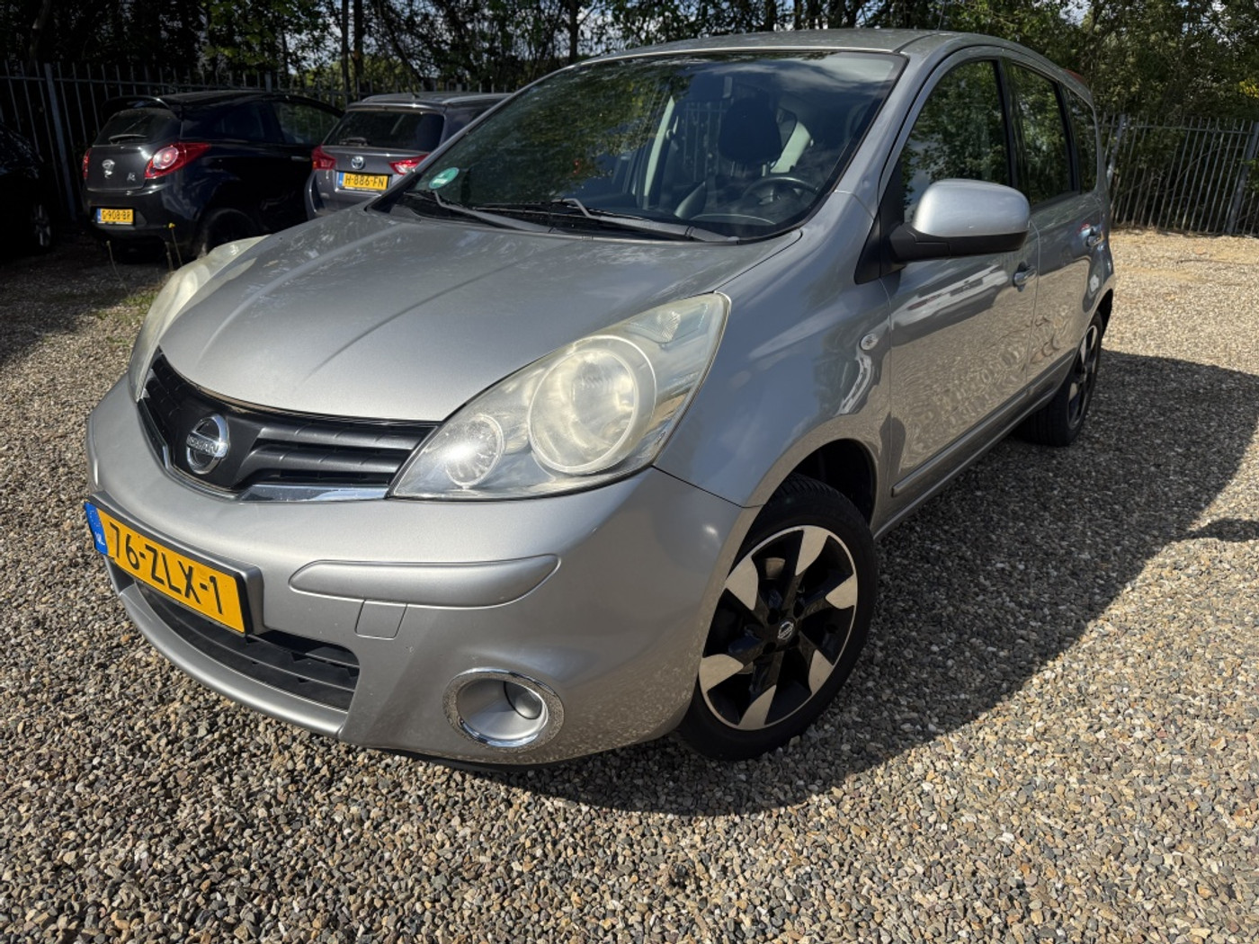 Nissan Nissan Note 1.6 Life + 2012 - voorkant