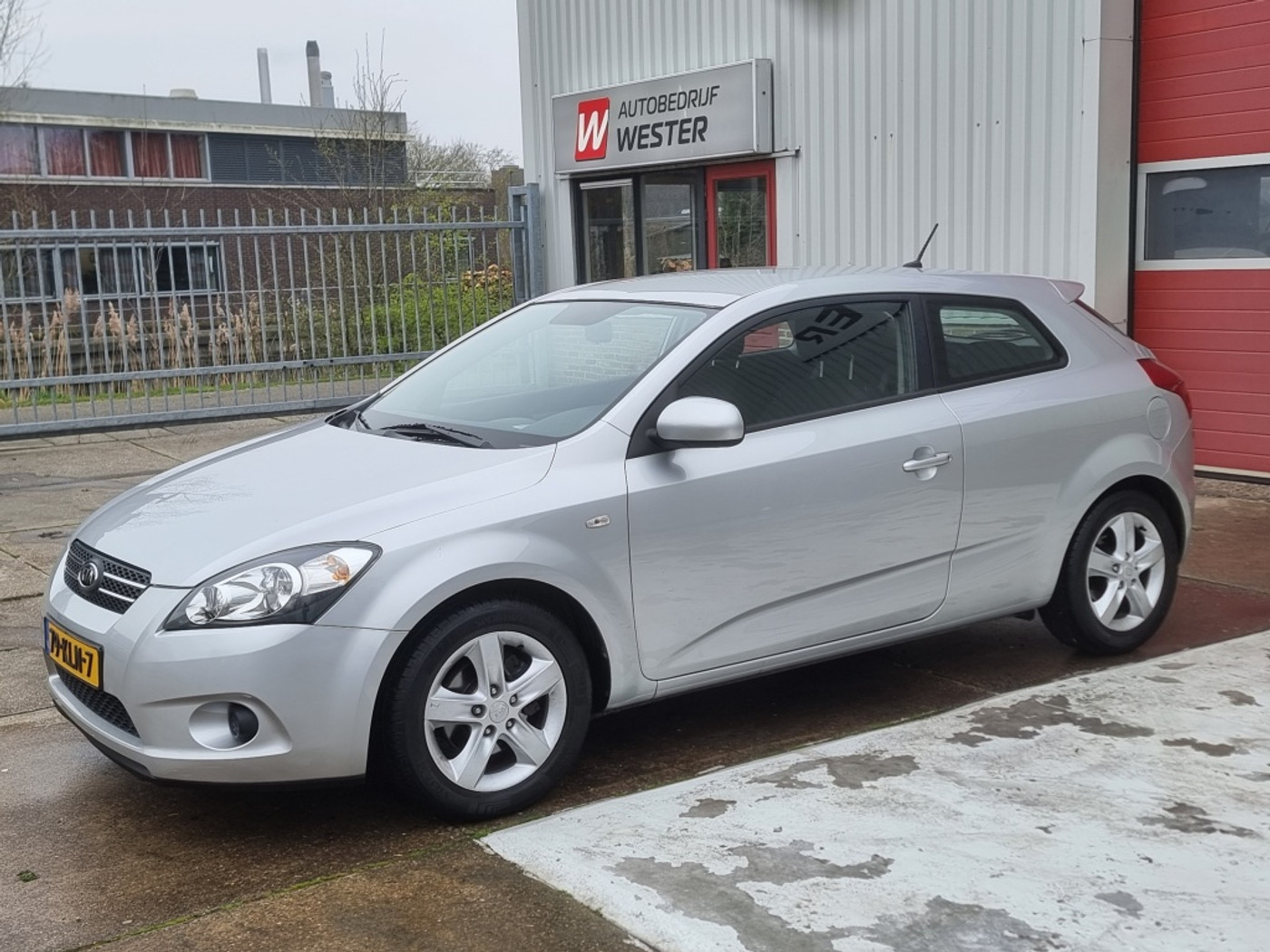 Kia Pro_cee'd 1.4 CVVT X-tra 2010 - voorkant