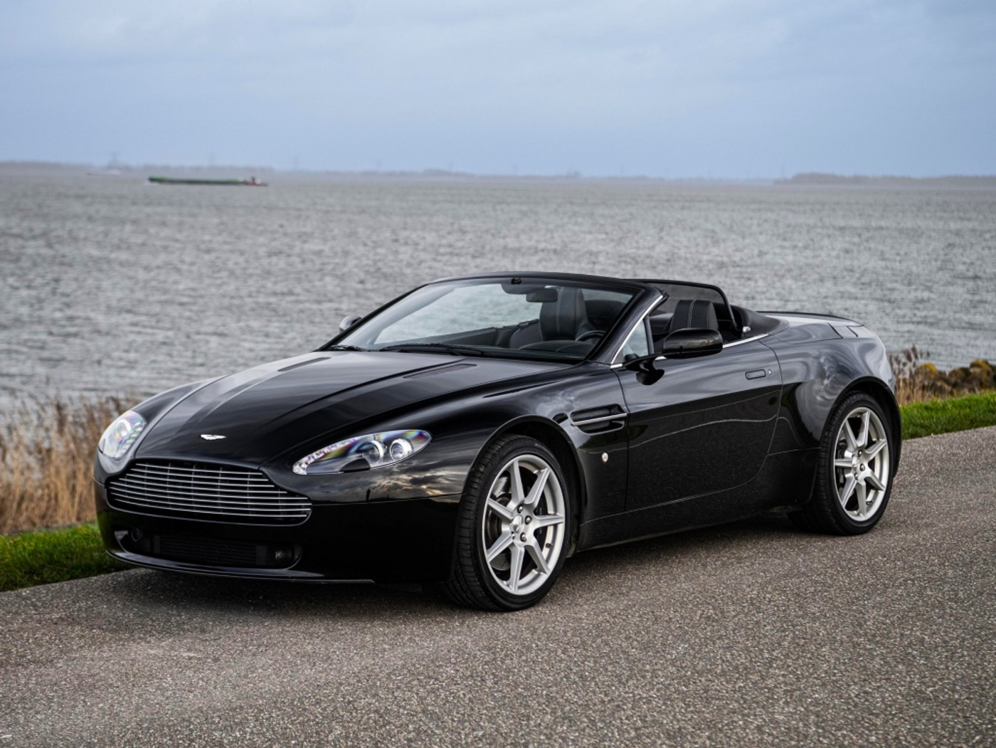 Foto van Aston Martin V8 Vantage Roadster