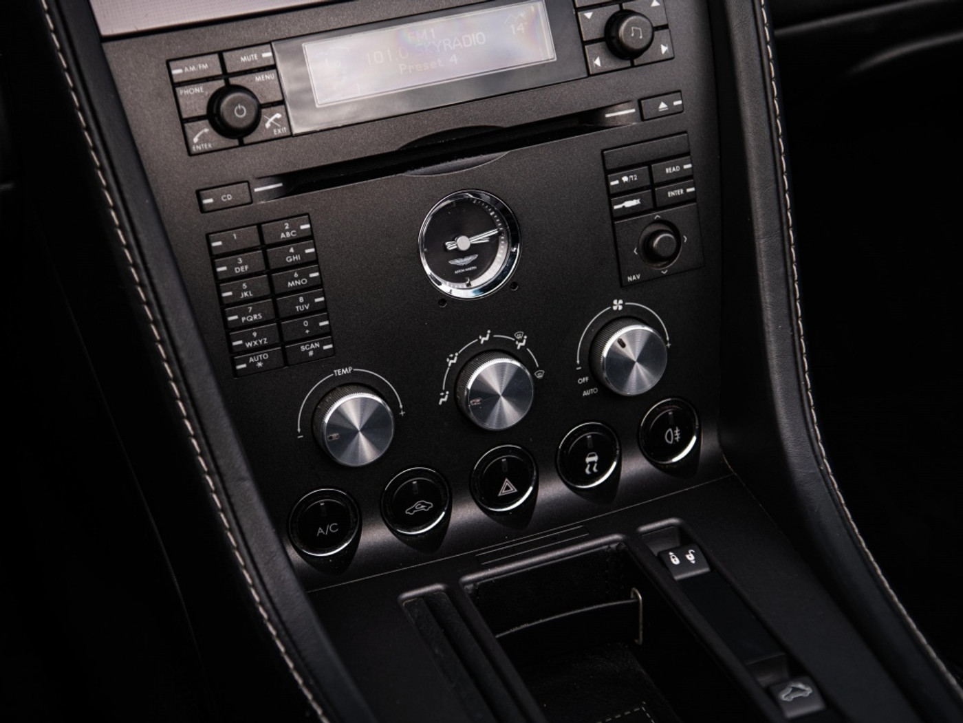 Foto van Aston Martin V8 Vantage Roadster