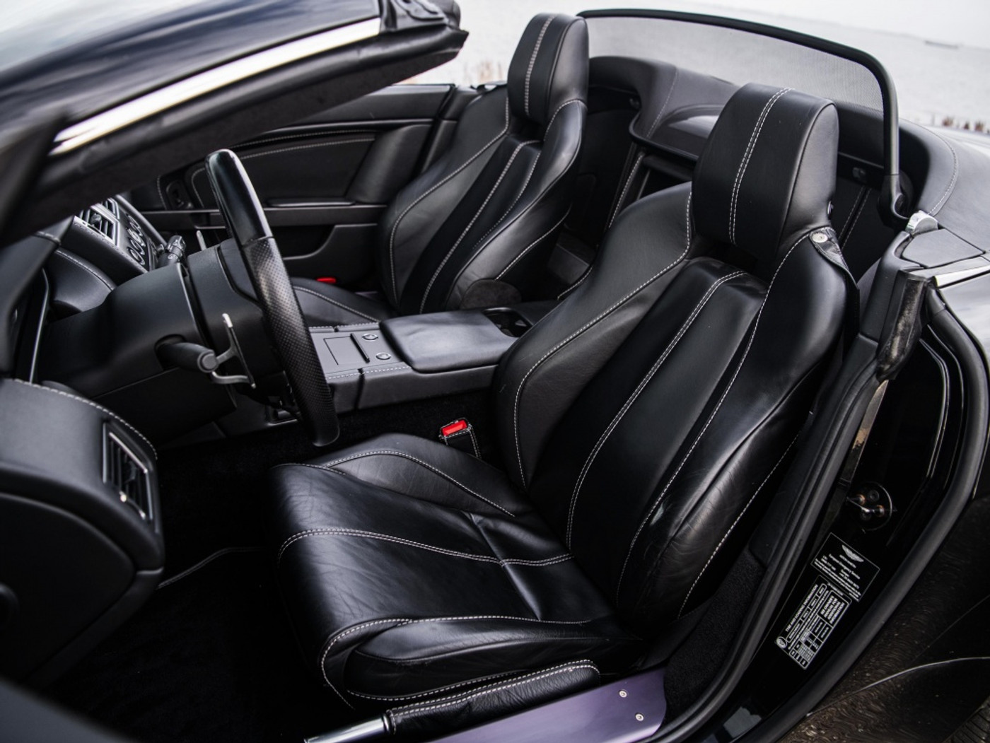 Foto van Aston Martin V8 Vantage Roadster