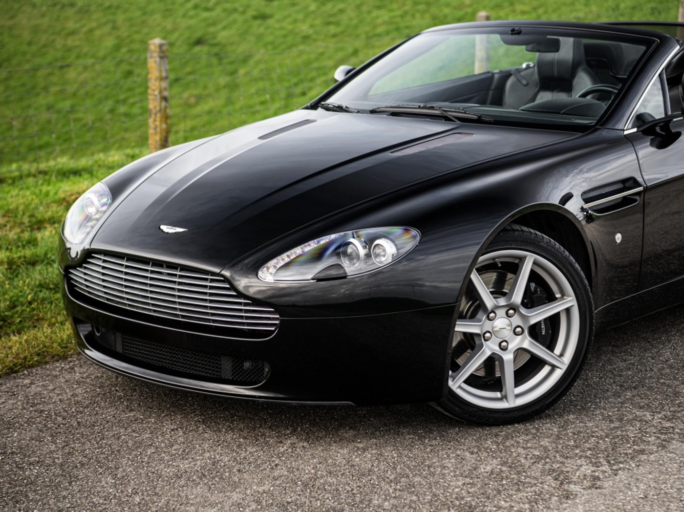 Foto van Aston Martin V8 Vantage Roadster