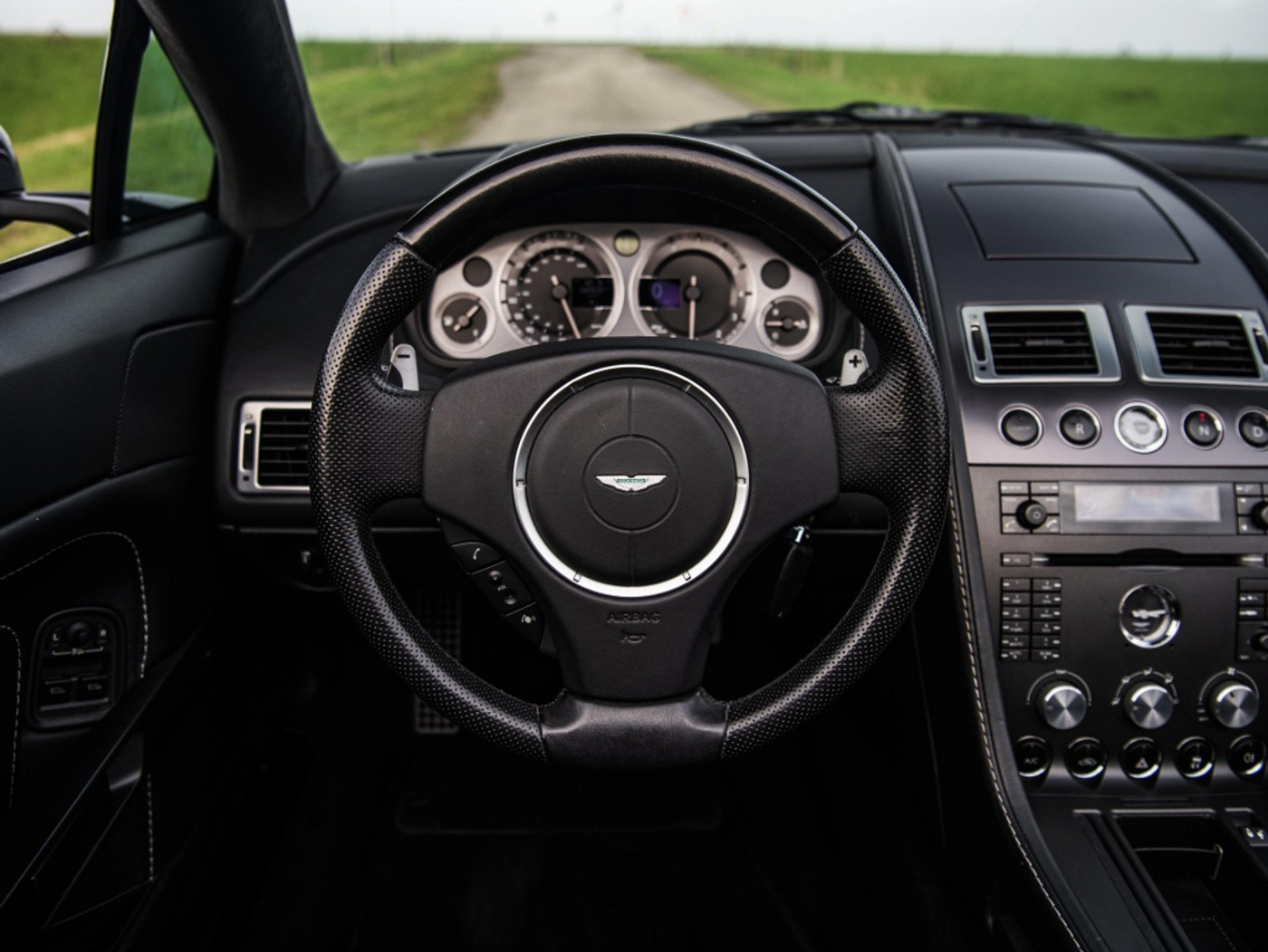 Foto van Aston Martin V8 Vantage Roadster