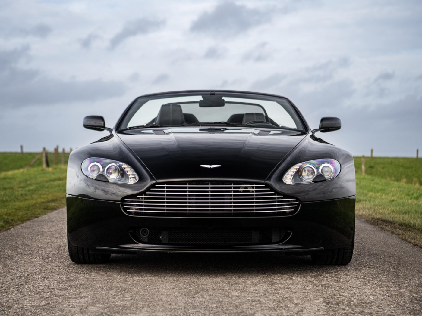 Foto van Aston Martin V8 Vantage Roadster