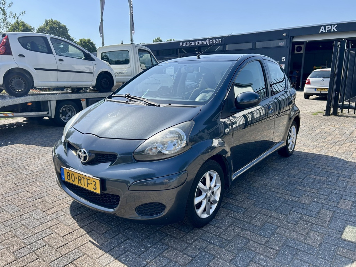 Toyota Toyota Aygo 1.0-12V - Airco - Nette Auto - 5Drs 2011 - voorkant