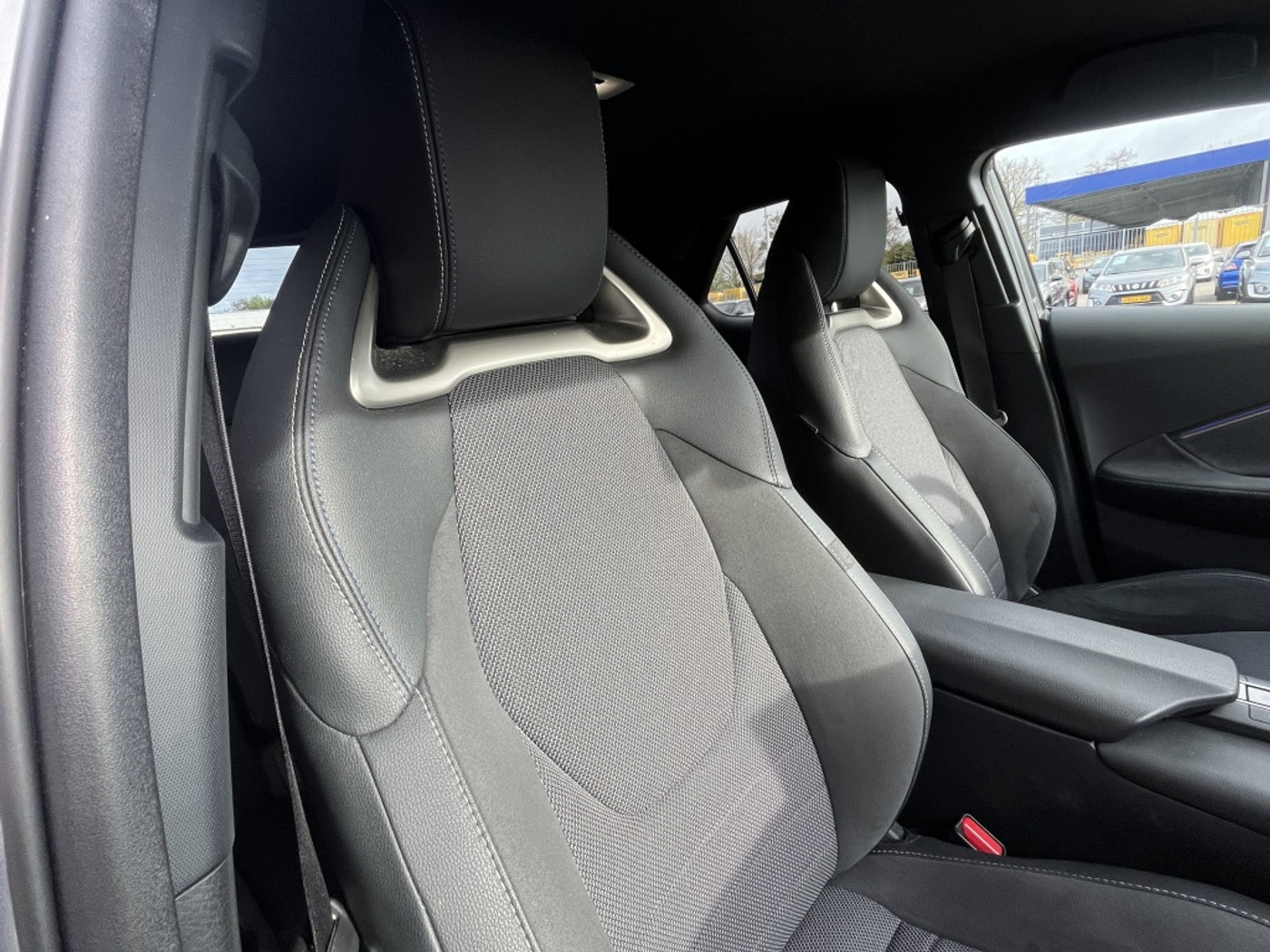 Foto van Toyota C-hr