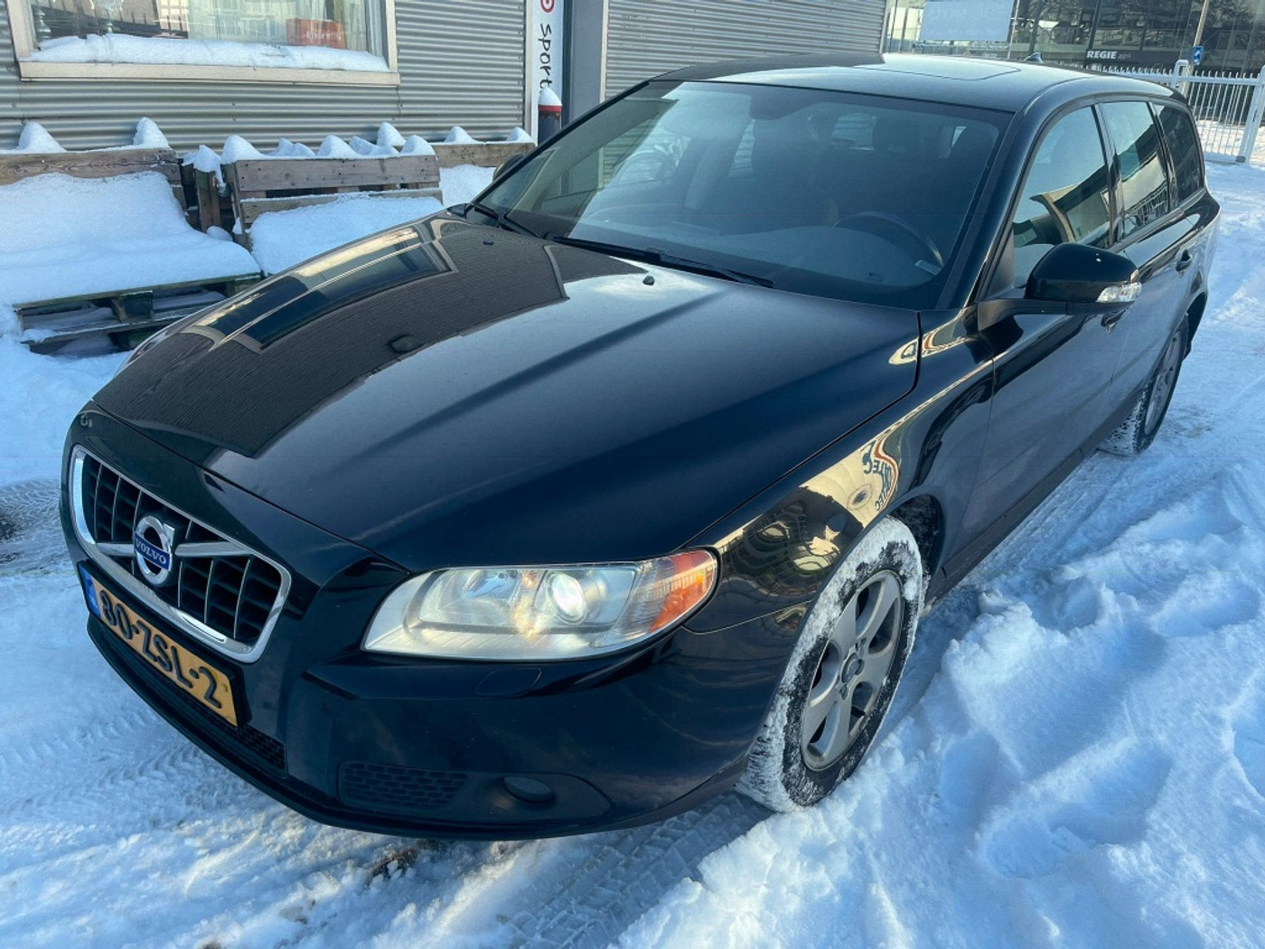 Volvo V70 2.4D Ocean Race*AUTOMAAT* 2009 - voorkant