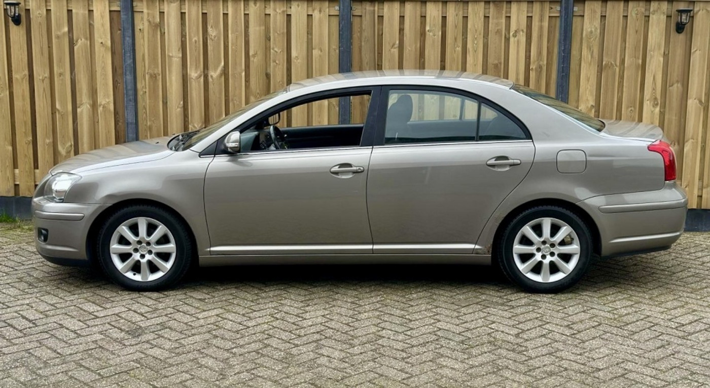 Foto van Toyota Toyota Avensis