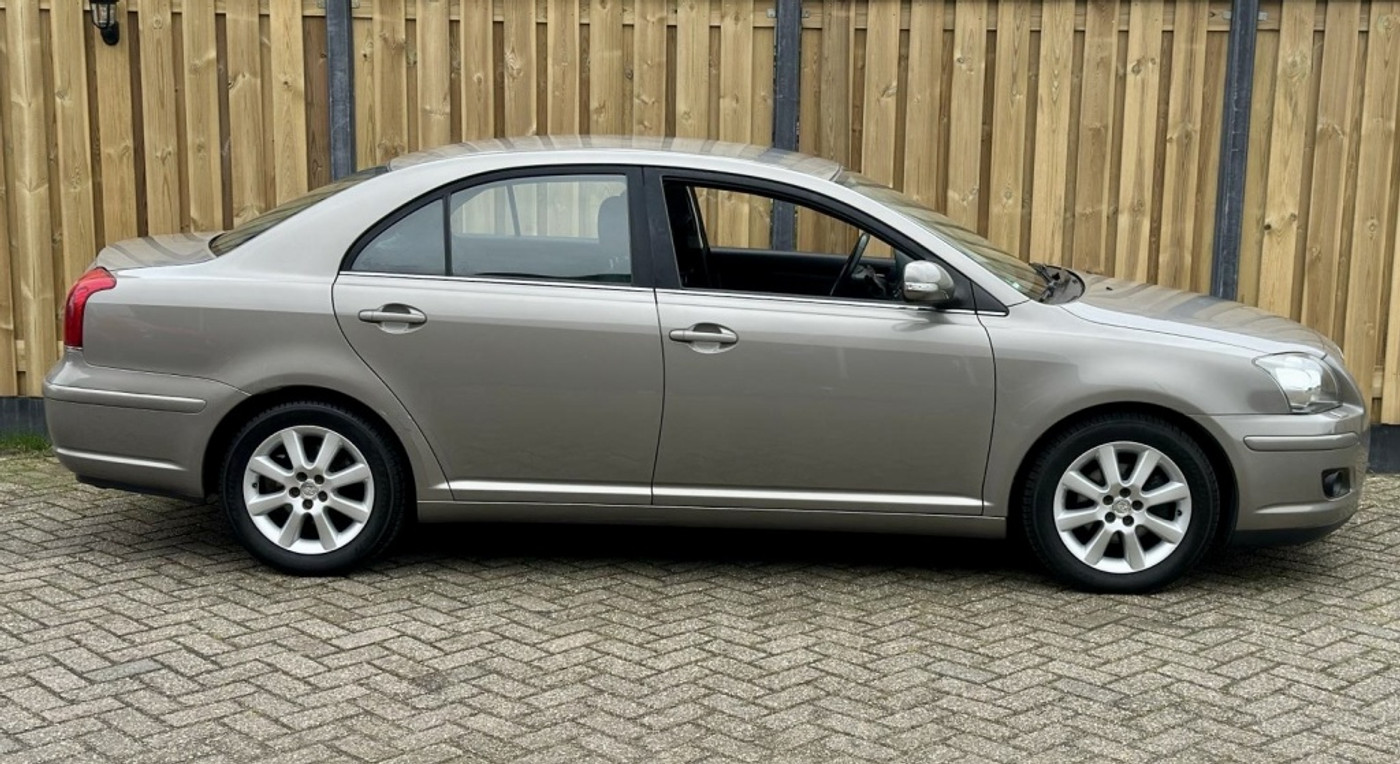 Foto van Toyota Toyota Avensis