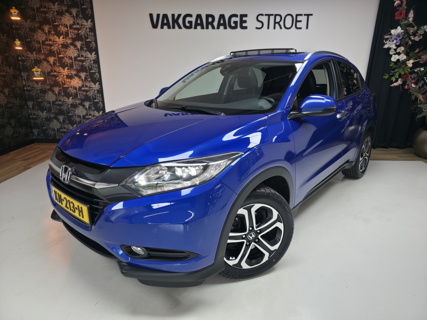 Honda Hr-v 1.5 i-VTEC Exe.| navi | trekh | LMV | keyless | NL | oh.boekje 2016 - voorkant