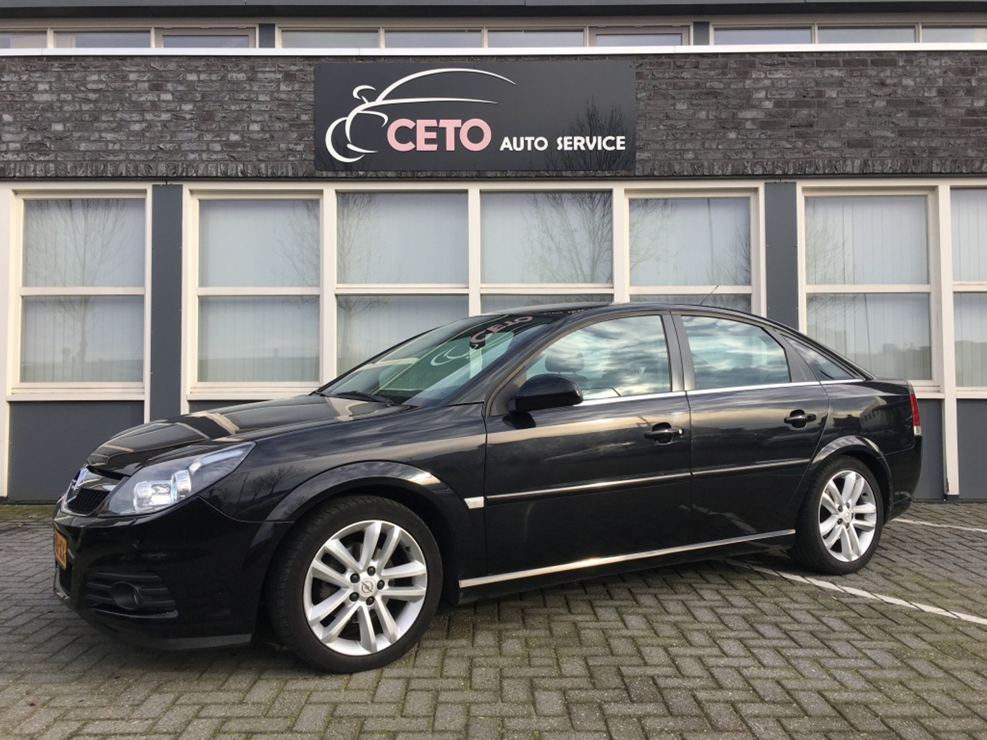 Opel Vectra 2.2-16V Executive Verkoch! 2008 - voorkant