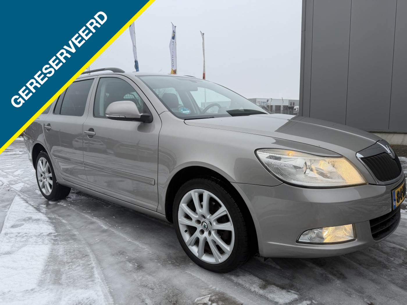 Skoda Octavia 1.8 TSI  161 pk Airco APK: Nieuw bij aflevering 2009 - voorkant