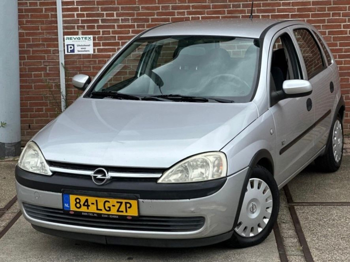 Opel Corsa 1.2-16V Njoy 2003 - voorkant