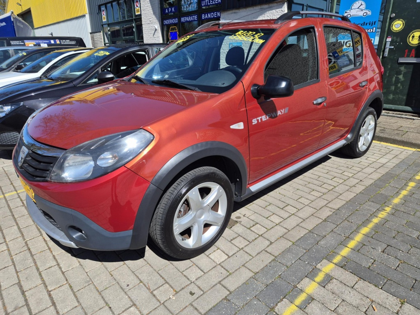 Dacia Sandero 1.6 Stepway 2010 - voorkant