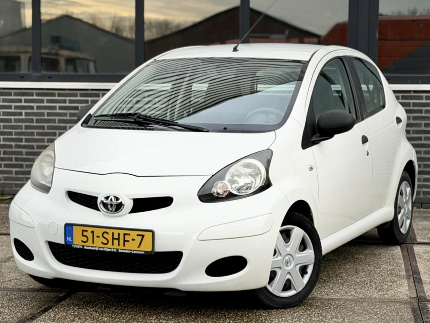 Toyota Toyota Aygo 1.0-12V Now |Airco |Nieuwe APK |Stuurbkr| 2011 - voorkant