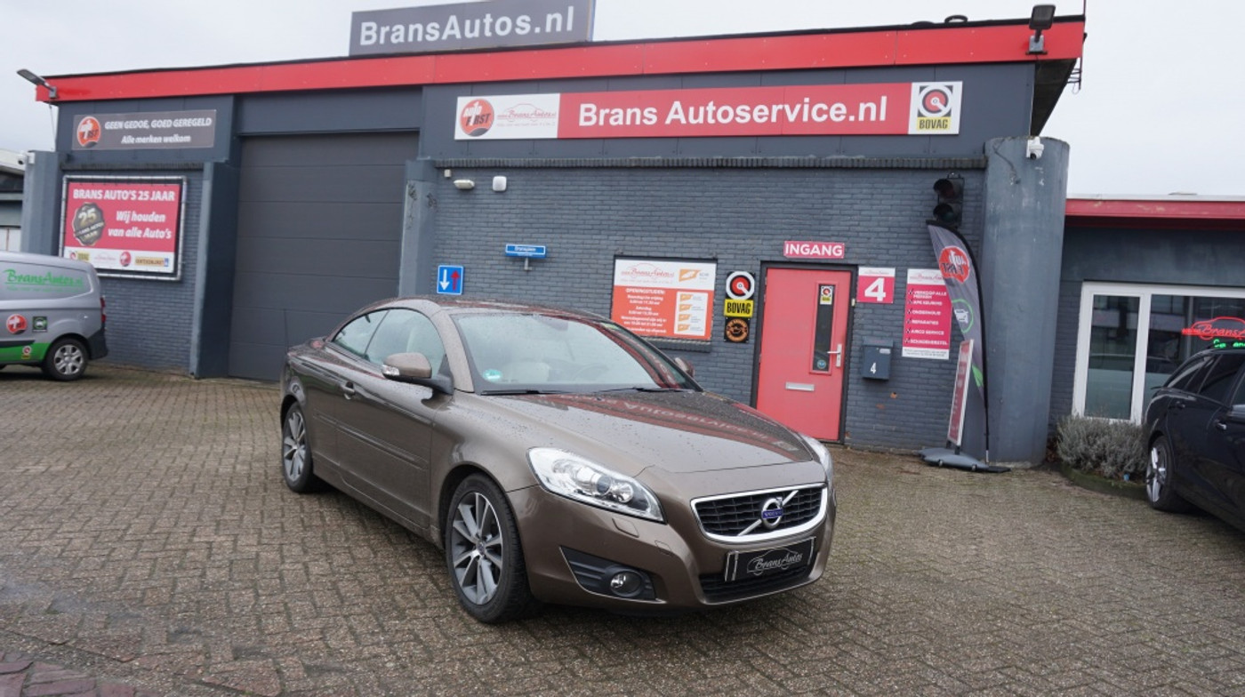 Volvo C70 2.0 D4 Summum 2012 - voorkant