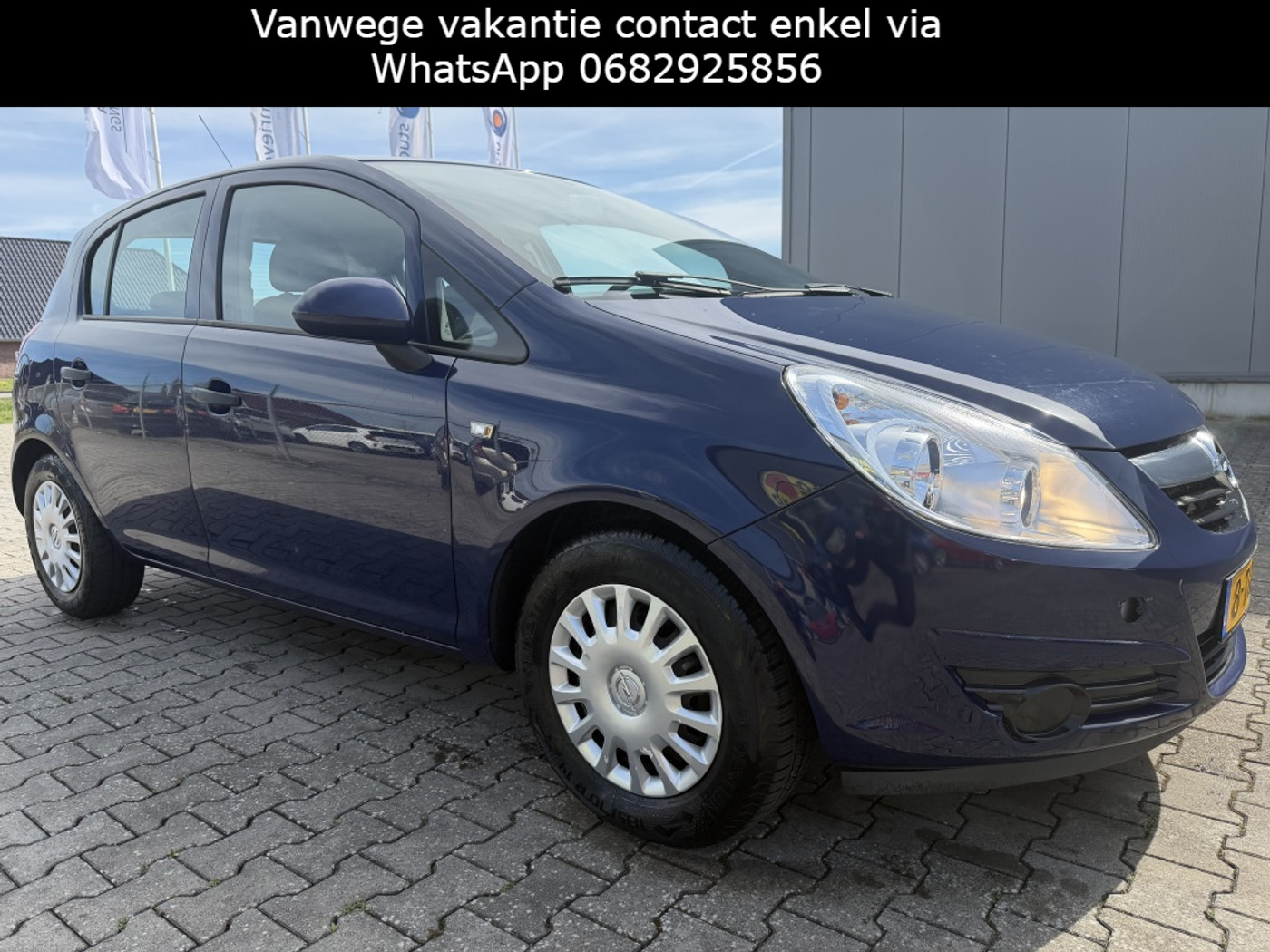 Opel Corsa 1.2-16V '111' Edition 2010 - voorkant