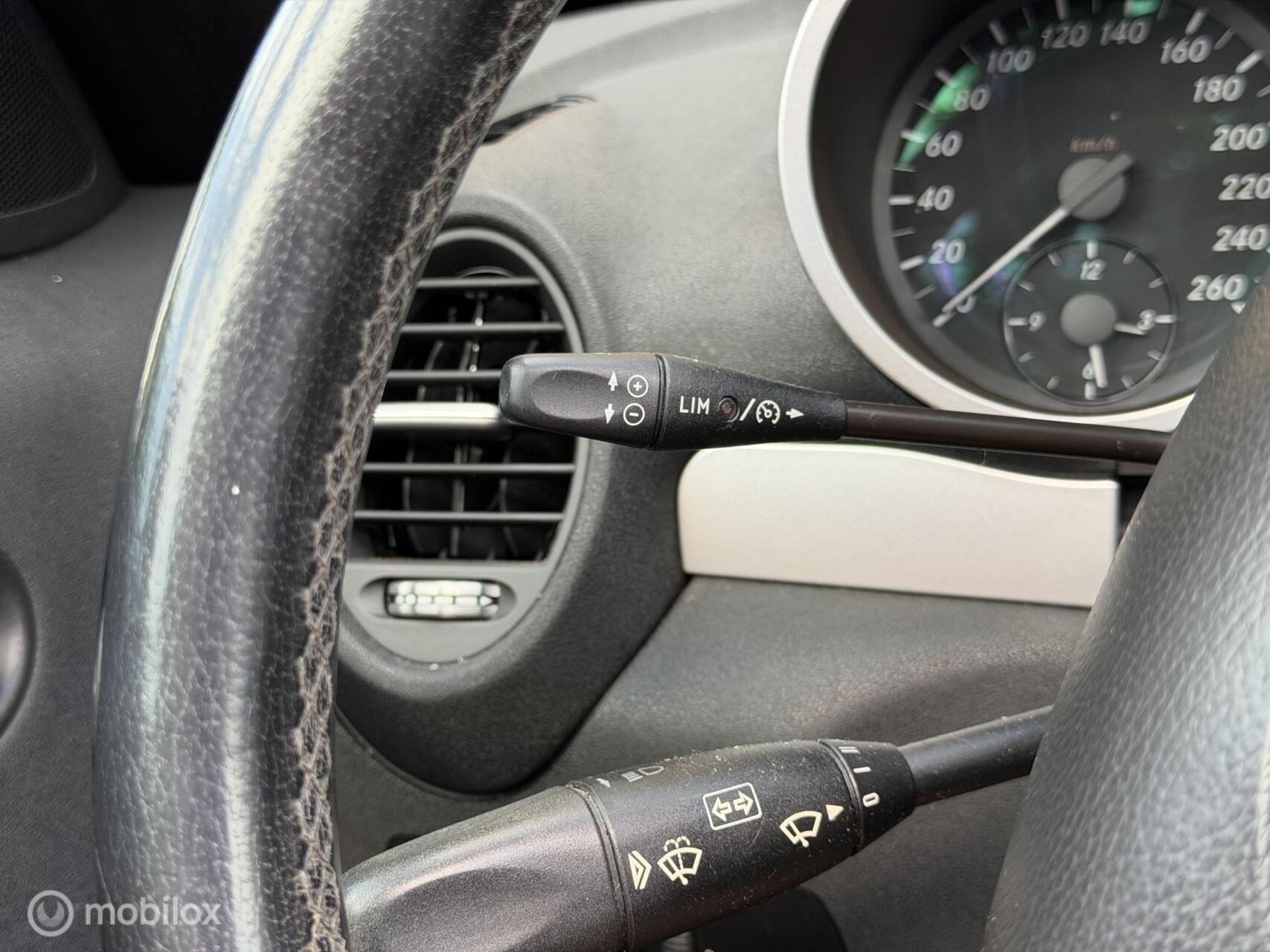 Foto van Mercedes-Benz SLK 200 Kompressor