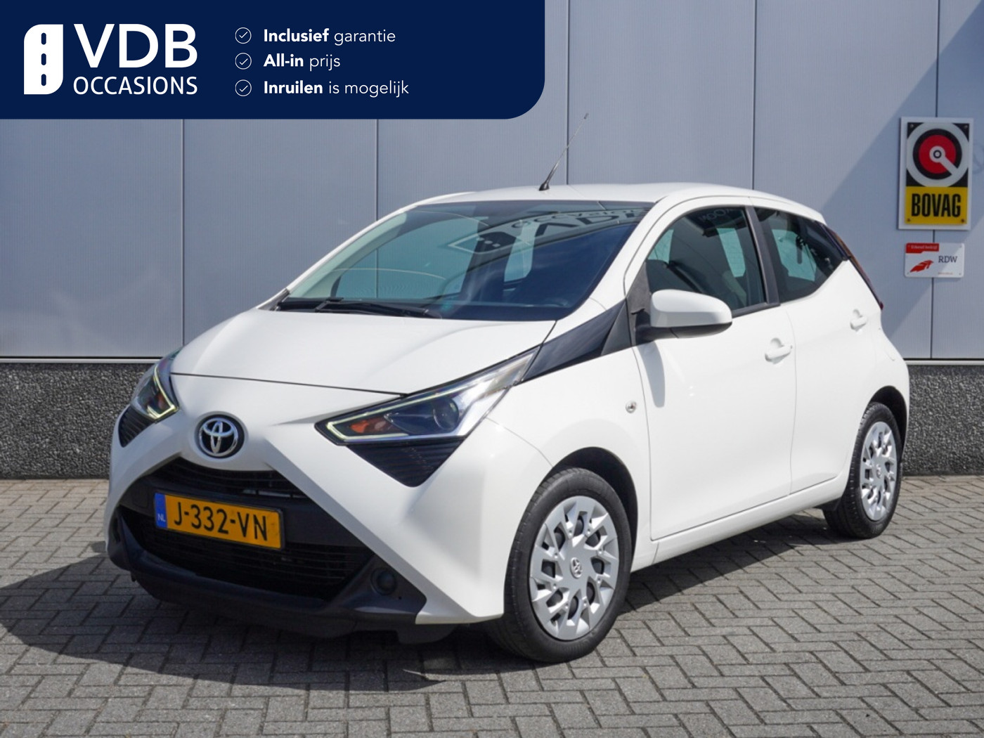 Toyota Toyota Aygo 1.0 VVT-i x-play Automaat | CarPlay | Camera | NAP | Airco 2020 - voorkant
