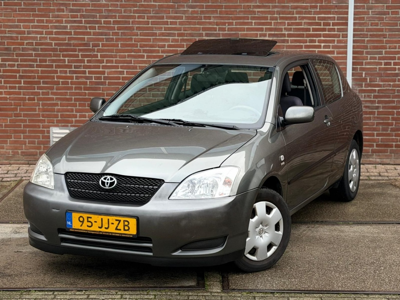 Toyota Toyota Corolla 1.4 VVT-i L.Terra |STUURBKR |NIEUWE APK |ZUINIG 2002 - voorkant