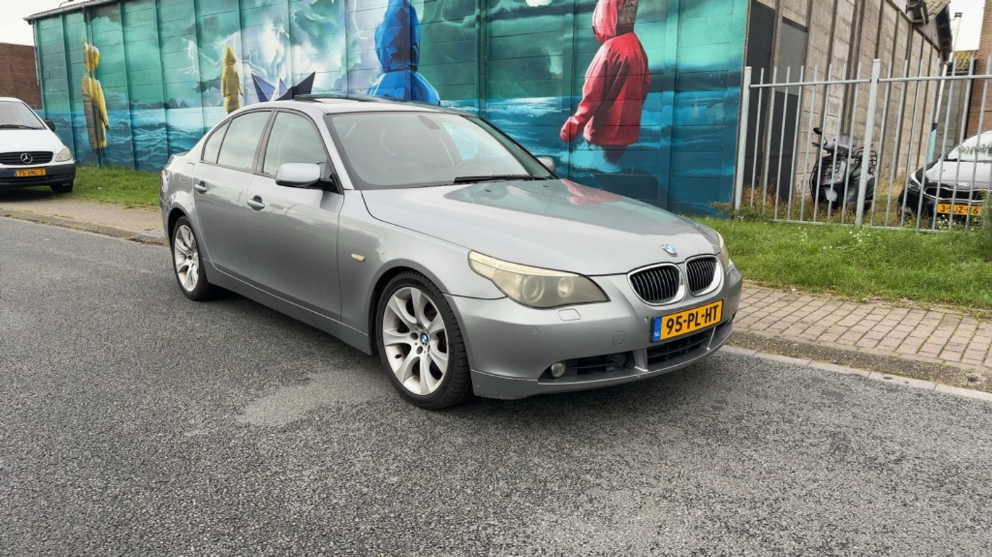 BMW 5er Reihe 545i High Executive 2004 - voorkant