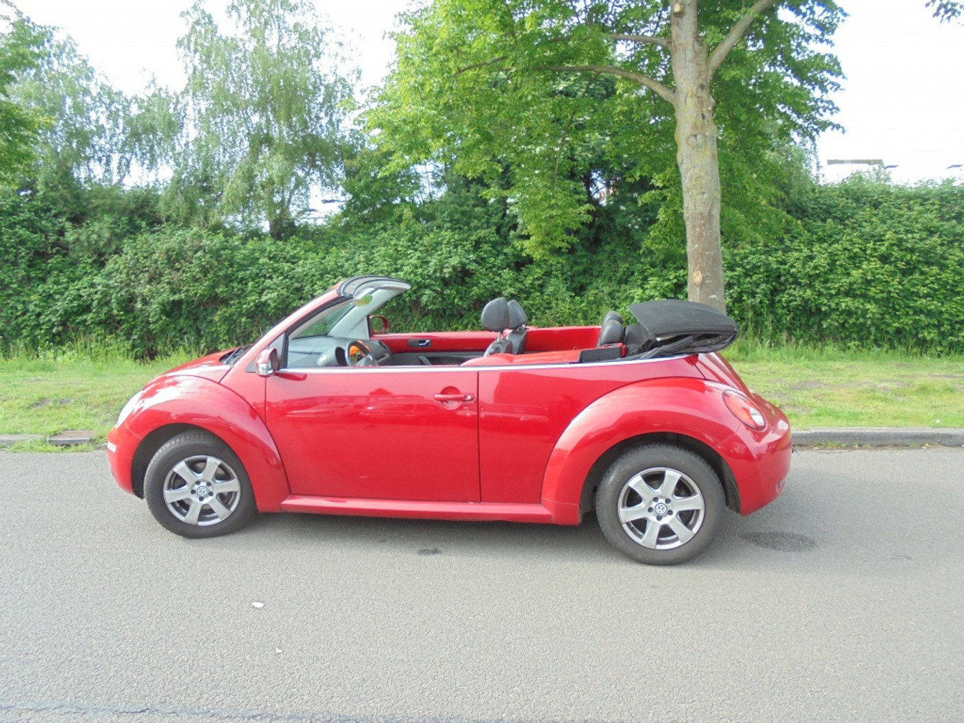 Volkswagen New Beetle Cabriolet 1.6 Highline/stoelverw/distr net vervangen 2006 - voorkant