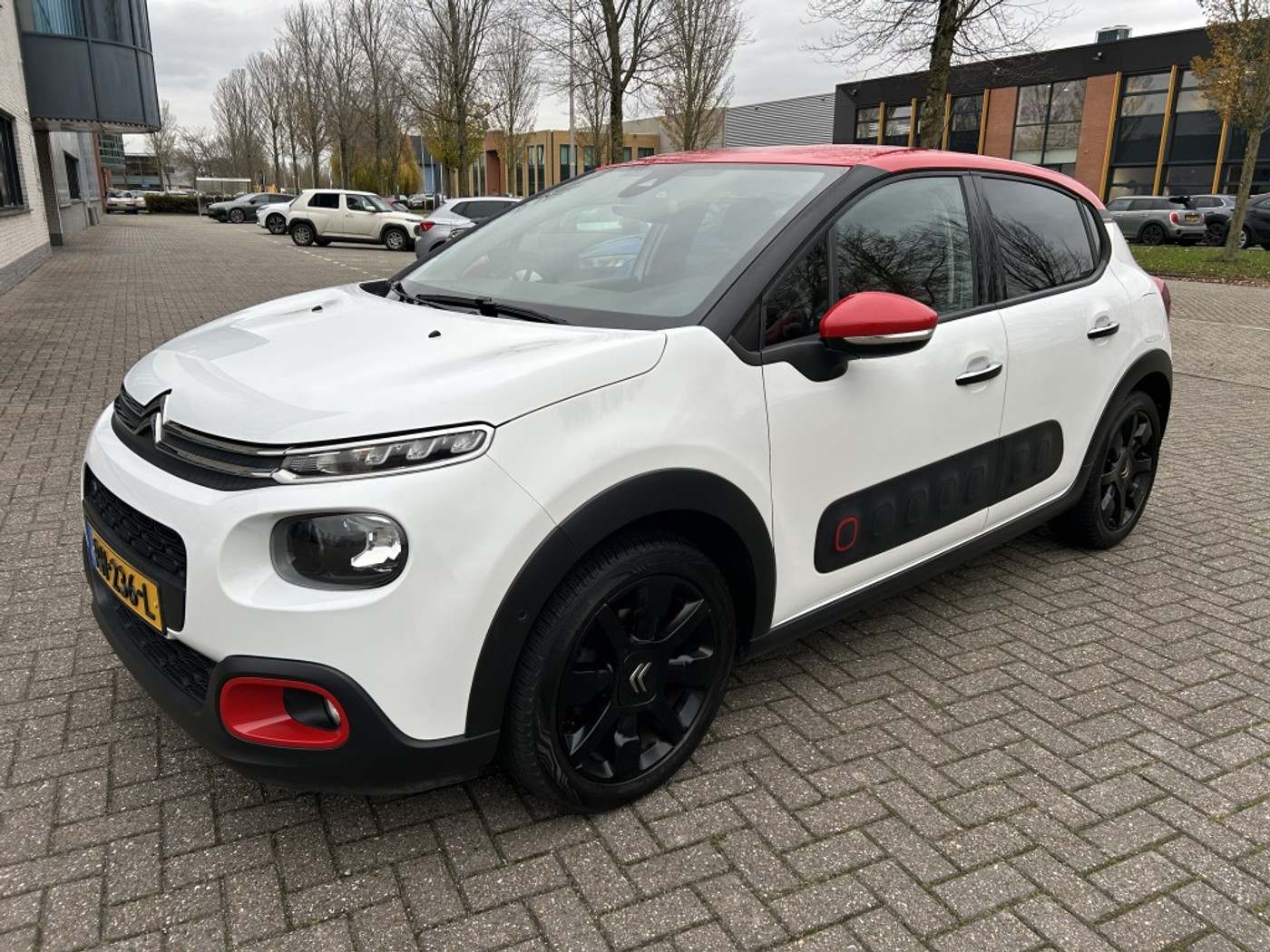 Citroen C3 1.2 PT S&S Shine VERKOCHT!! 2017 - voorkant