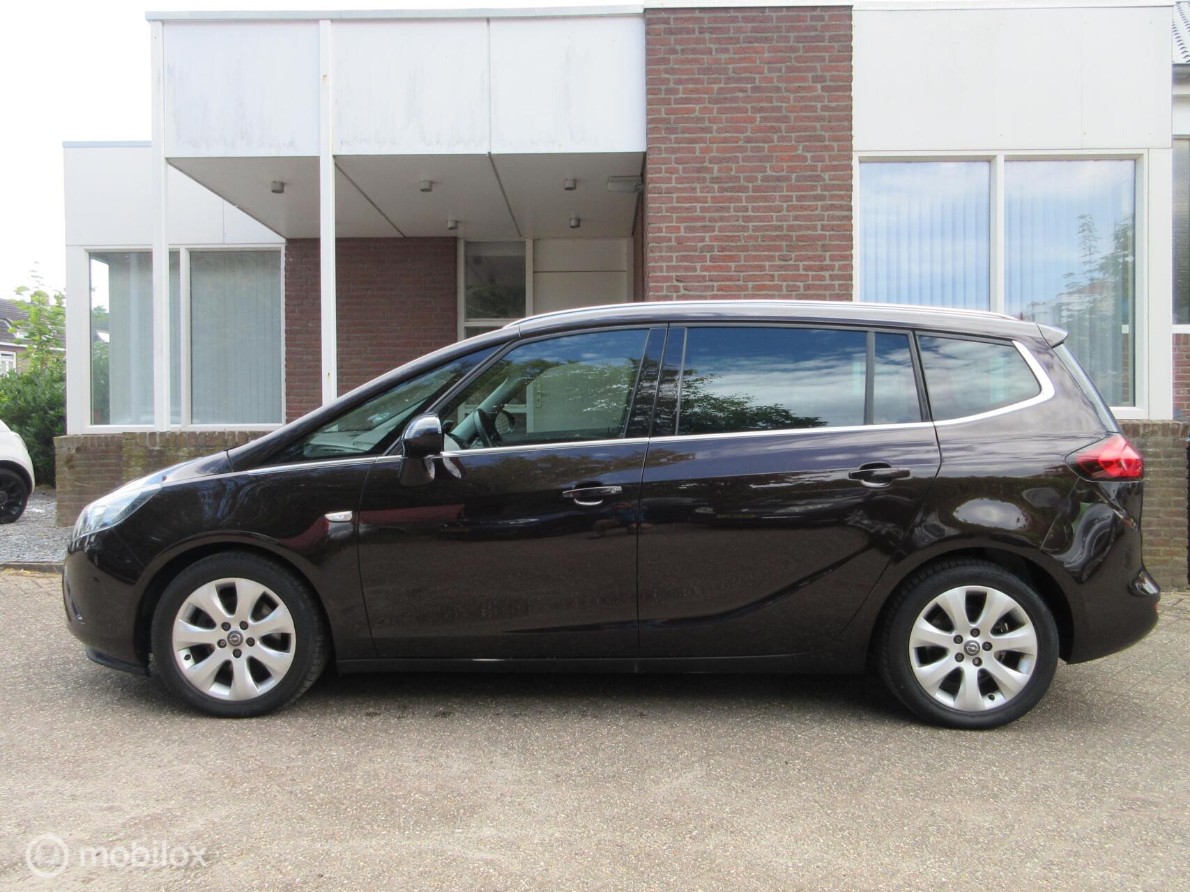 Opel Zafira Tourer 1.4 Cosmo 7personen . koppakking lek 2013 - voorkant
