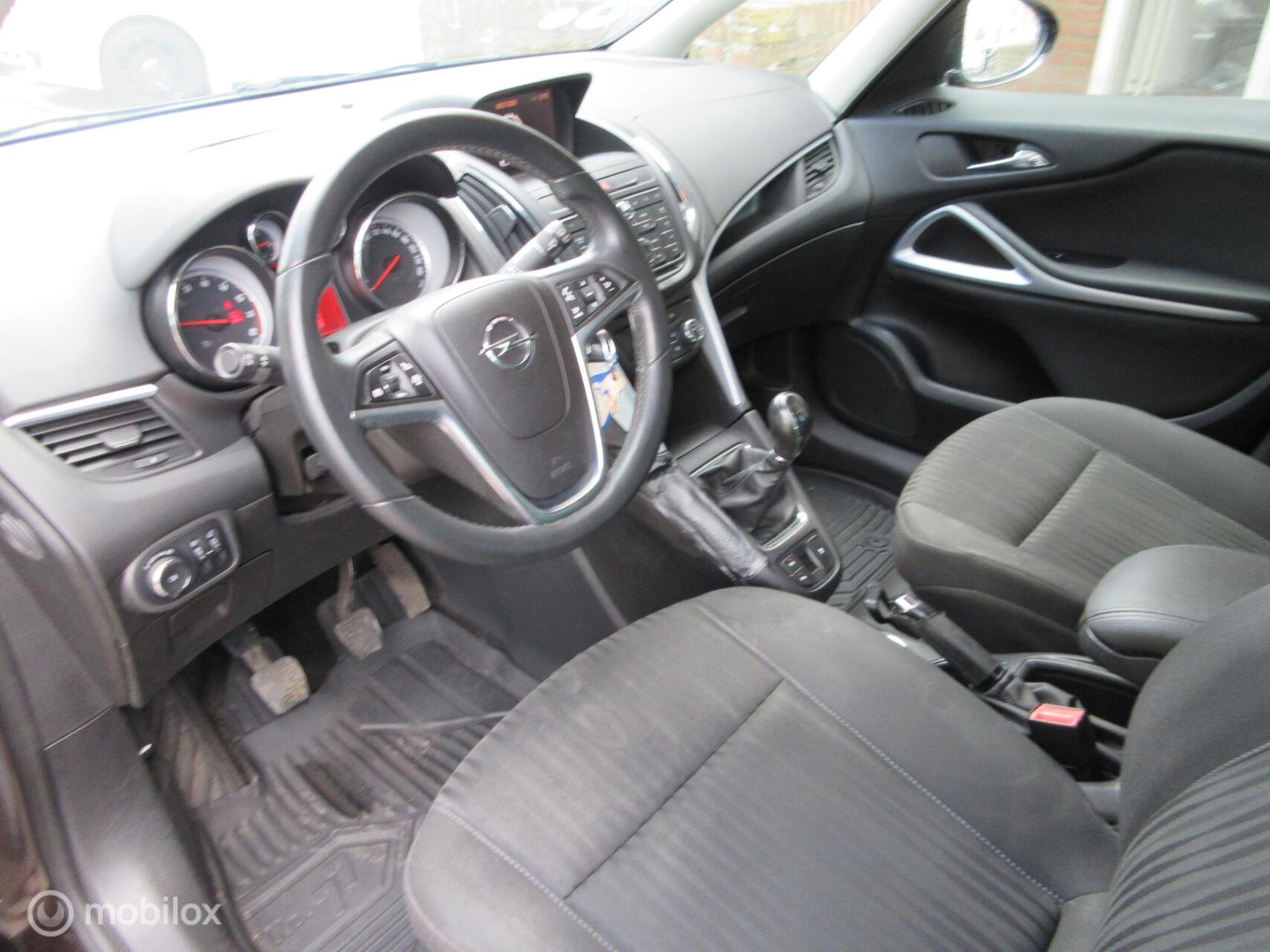 Foto van Opel Zafira Tourer