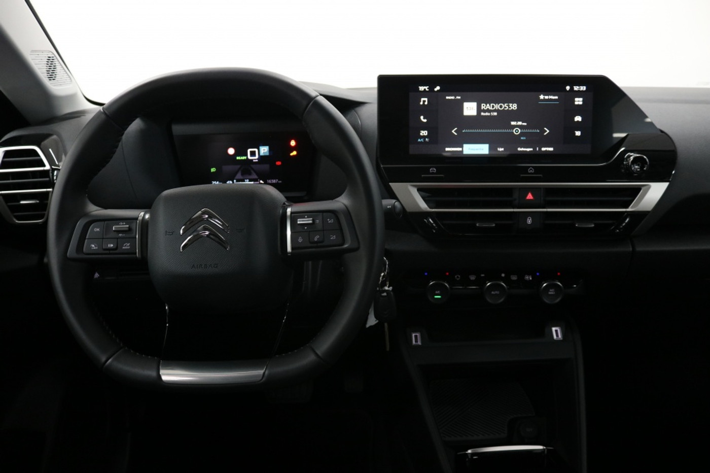 Foto van Citroen E-c4