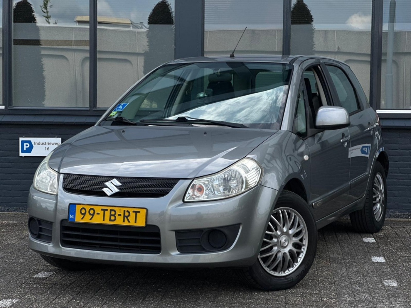 Suzuki Sx4 1.6 Comfortl |Clima |Navigatie |Nieuwe APK | 2006 - voorkant