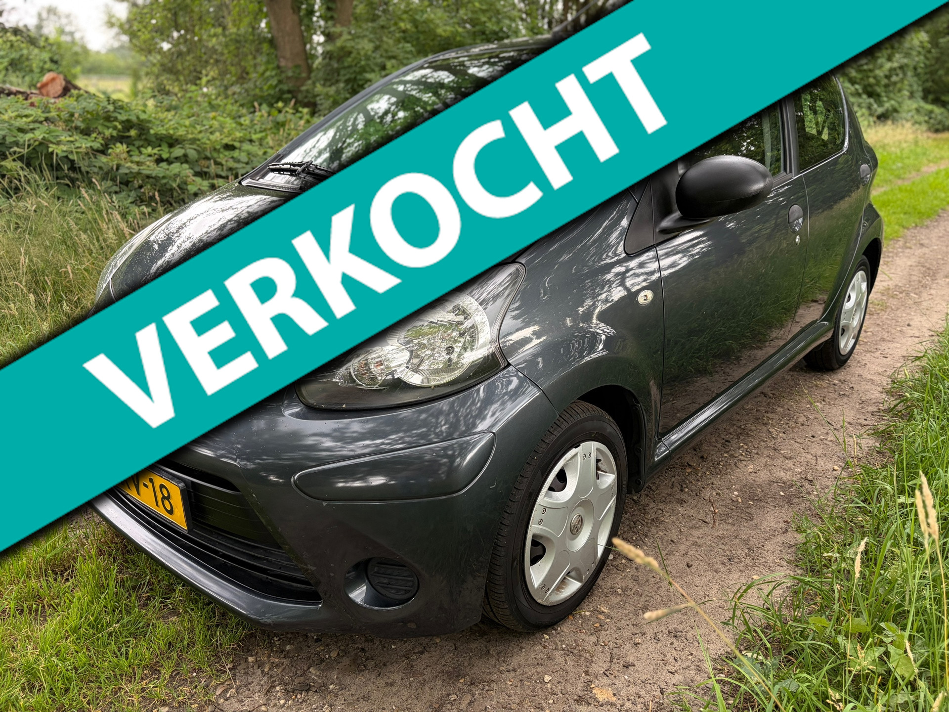 Toyota Toyota Aygo 1.0 VVT-i Now Dealer ondh./2e Eig/Airco/E.ramen/NEW APK! 2013 - voorkant