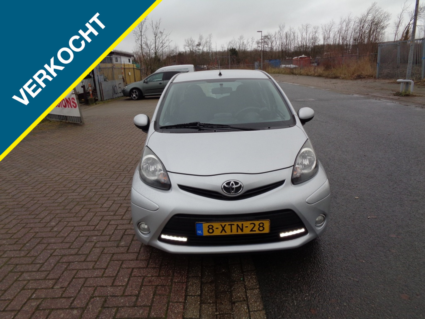 Toyota Toyota Aygo 1.0 VVT-i Dyn. Or. Airco ,Navi 2013 - voorkant