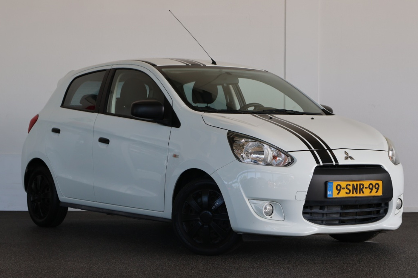 Mitsubishi Mitsubishi Space Star 1.0 Inform 2013 - voorkant