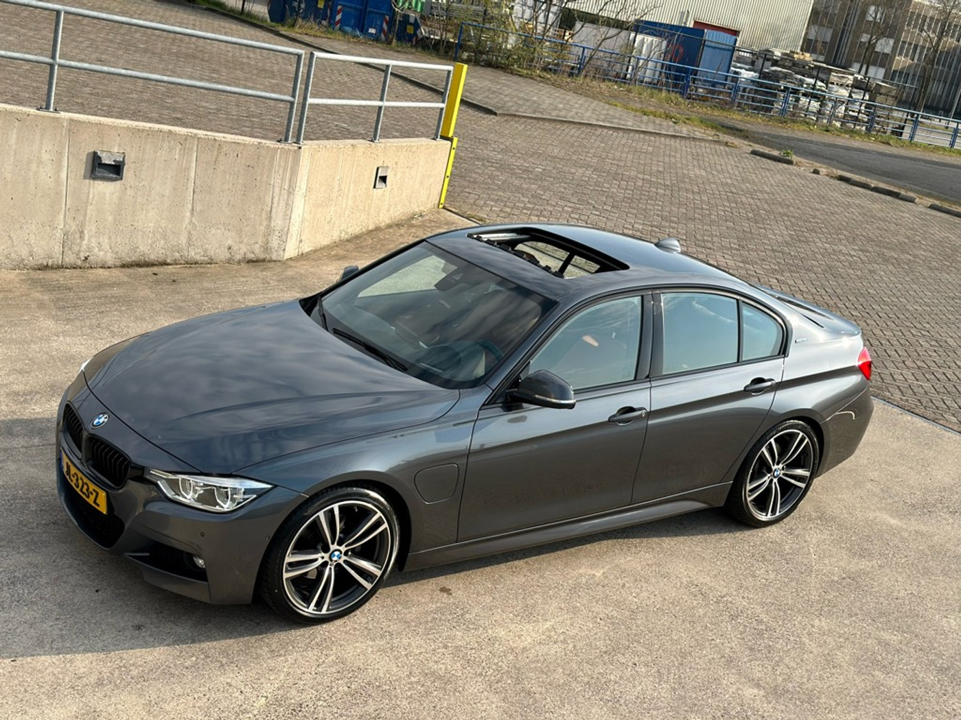 Foto van BMW 330e