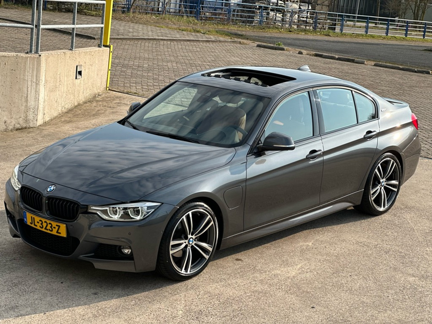 Foto van BMW 330e