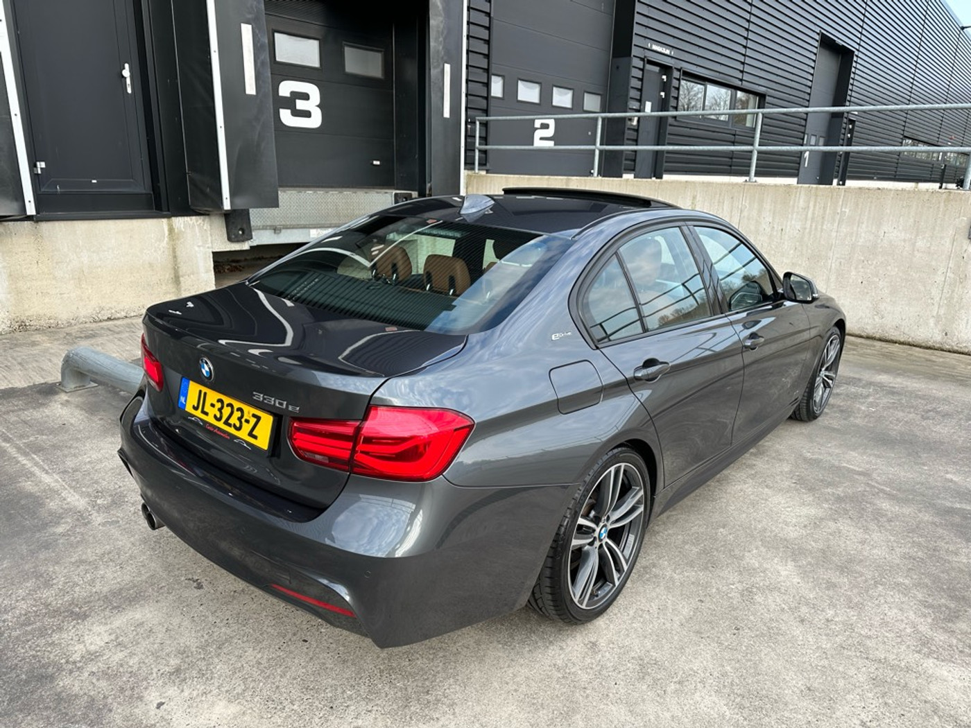 Foto van BMW 330e
