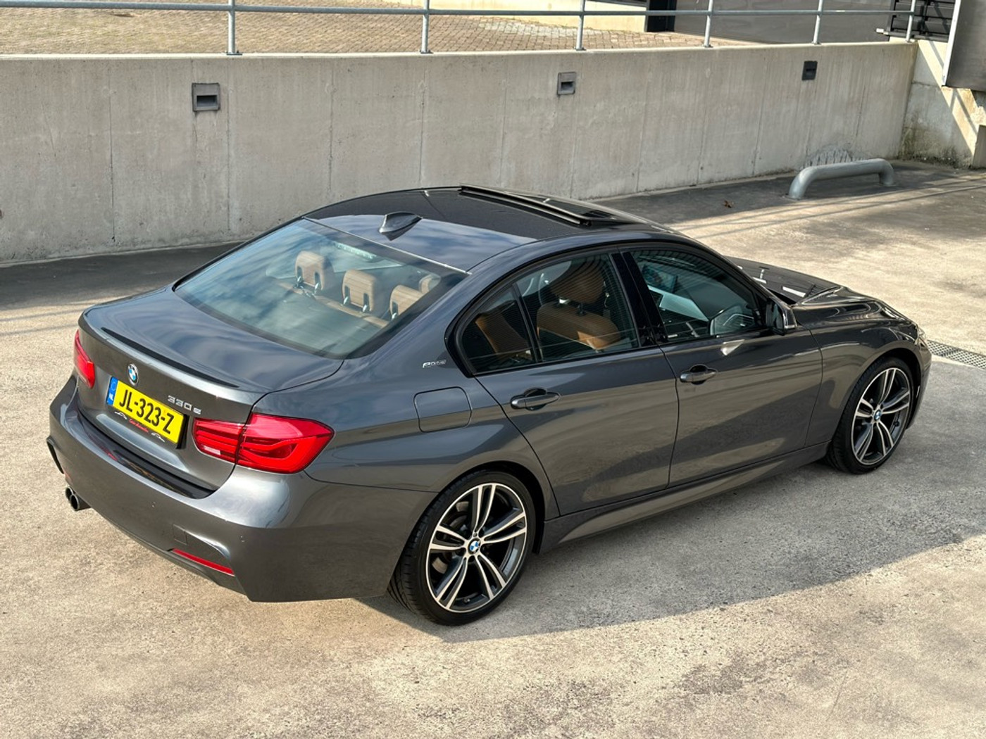 Foto van BMW 330e
