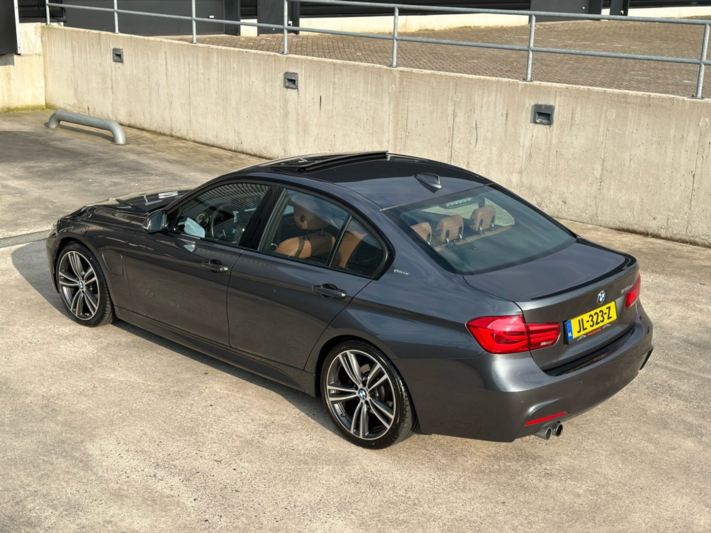 Foto van BMW 330e
