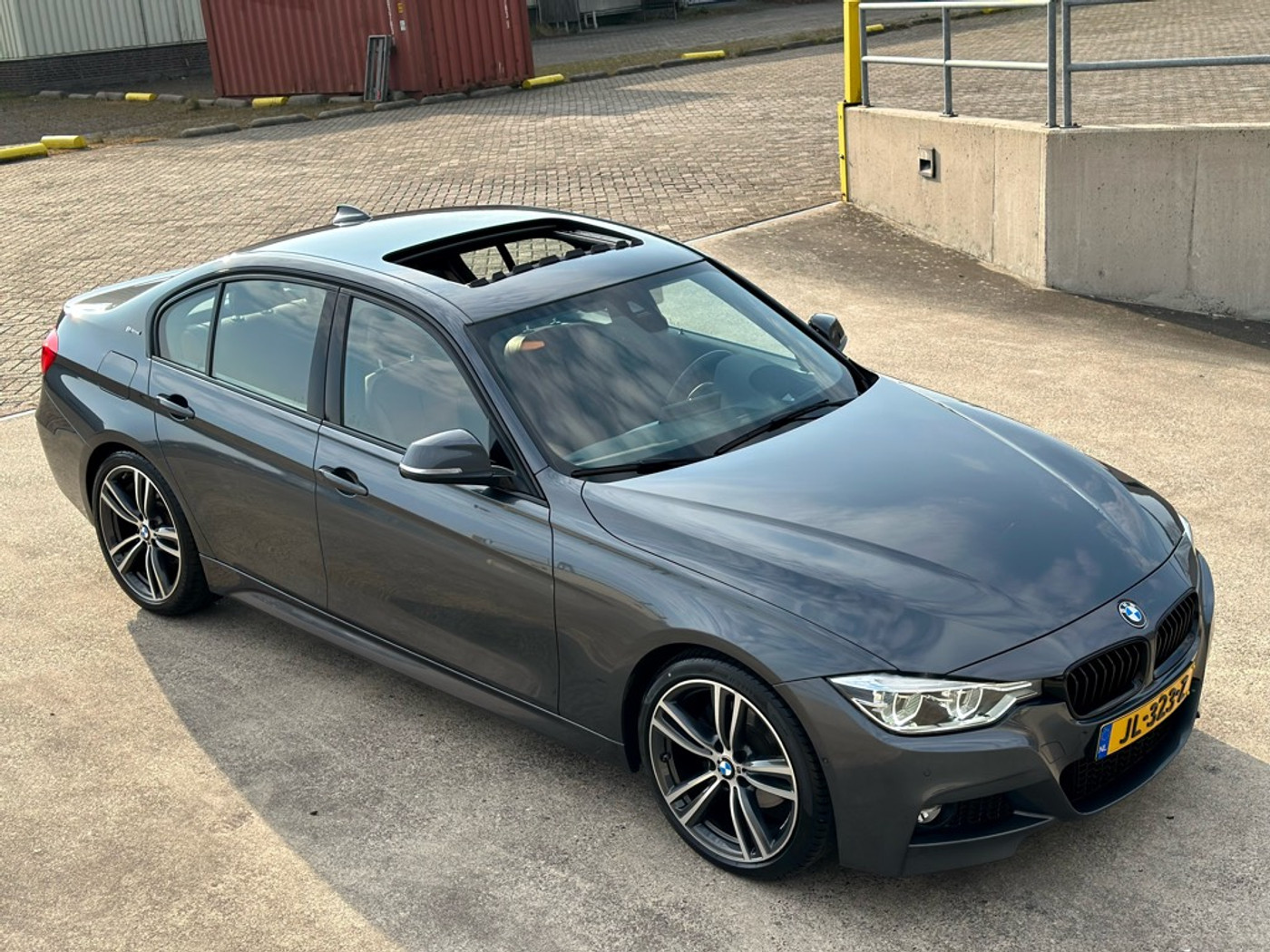 Foto van BMW 330e