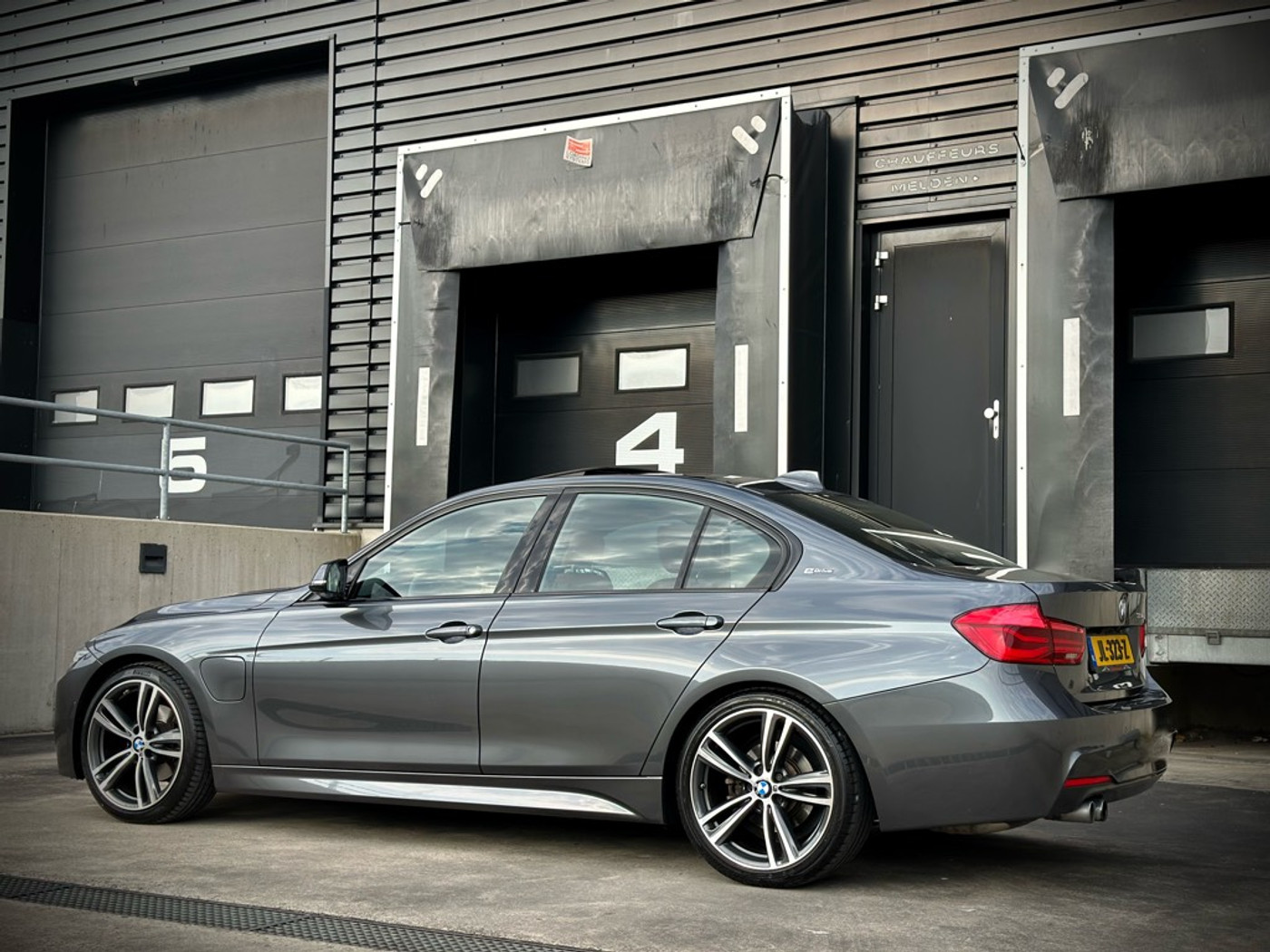 Foto van BMW 330e