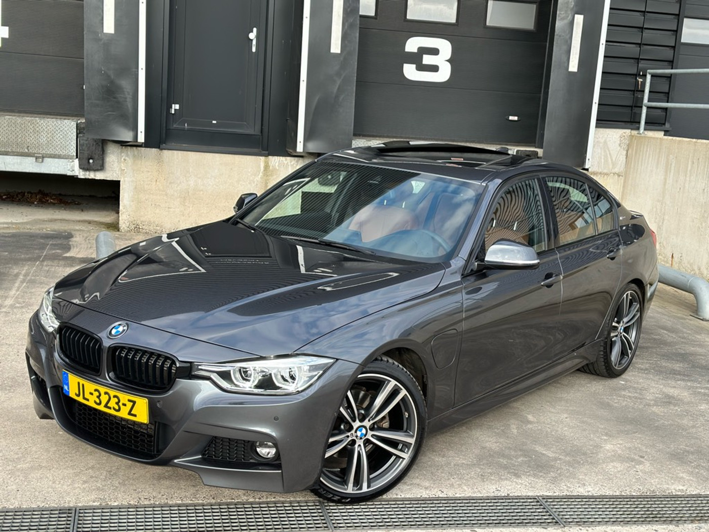 Foto van BMW 330e