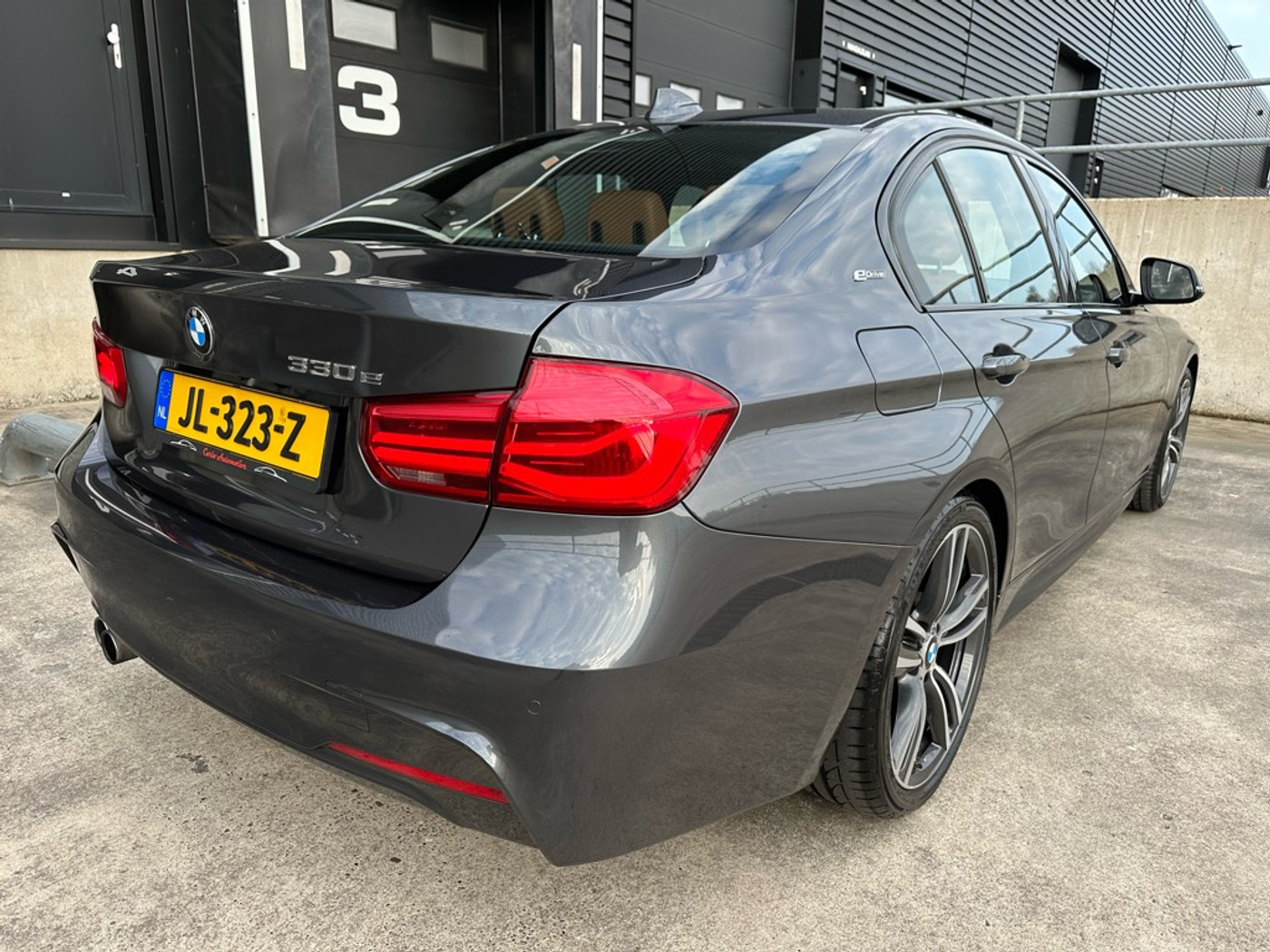 Foto van BMW 330e